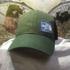 NWOT The North Face Trucker Hat